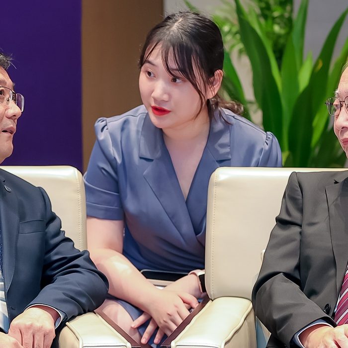 Tong, founder of Shenzhen Topsure Translation Co., Ltd. — Japanese N1, Shenzhen Nanshan
